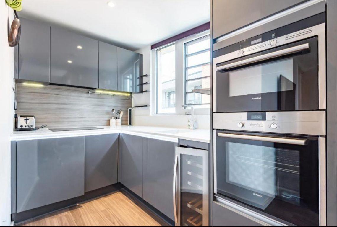 3 bed property in Buckhold Road, London